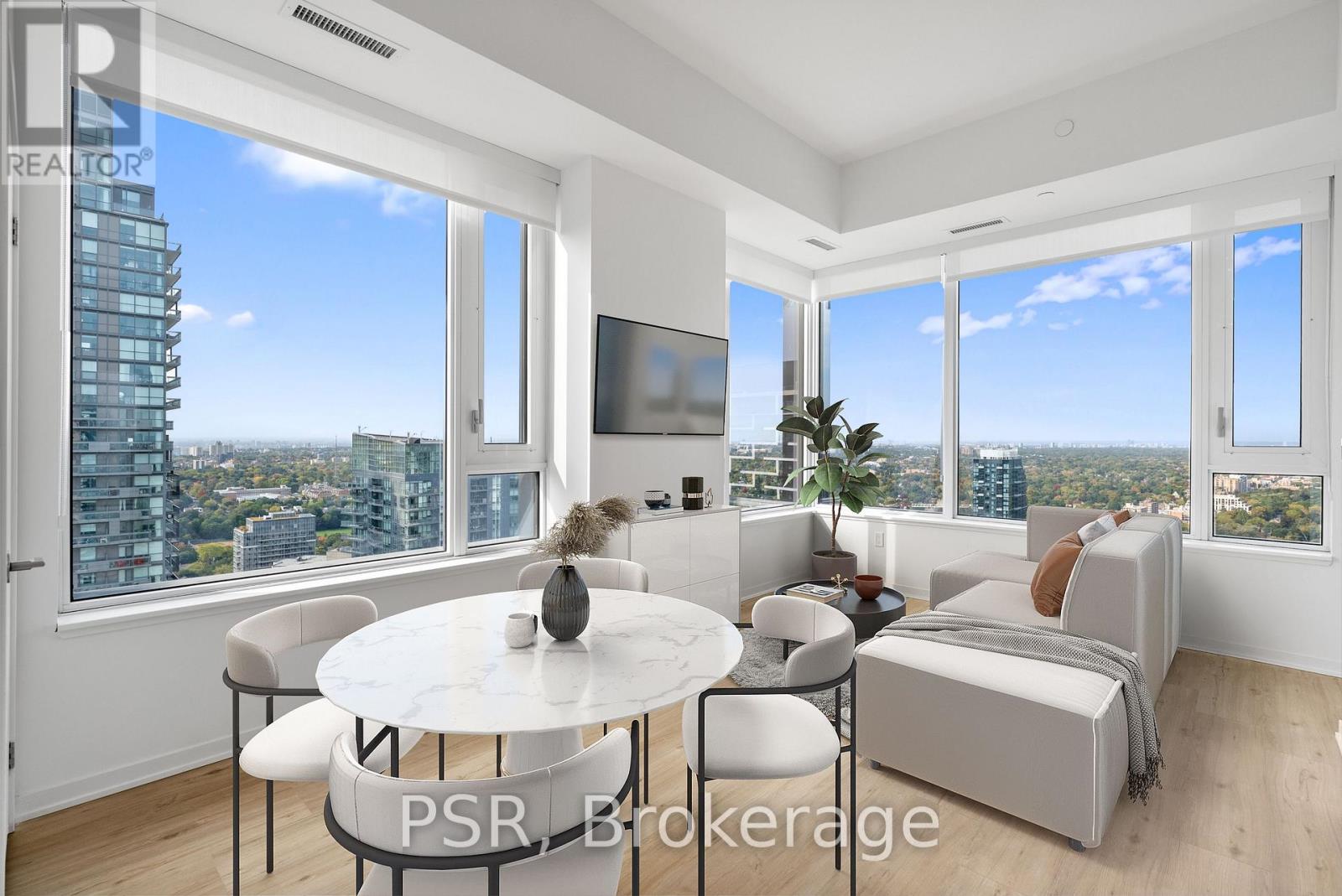 Photo 3 of 3810 101 Roehampton Avenue, Toronto ON