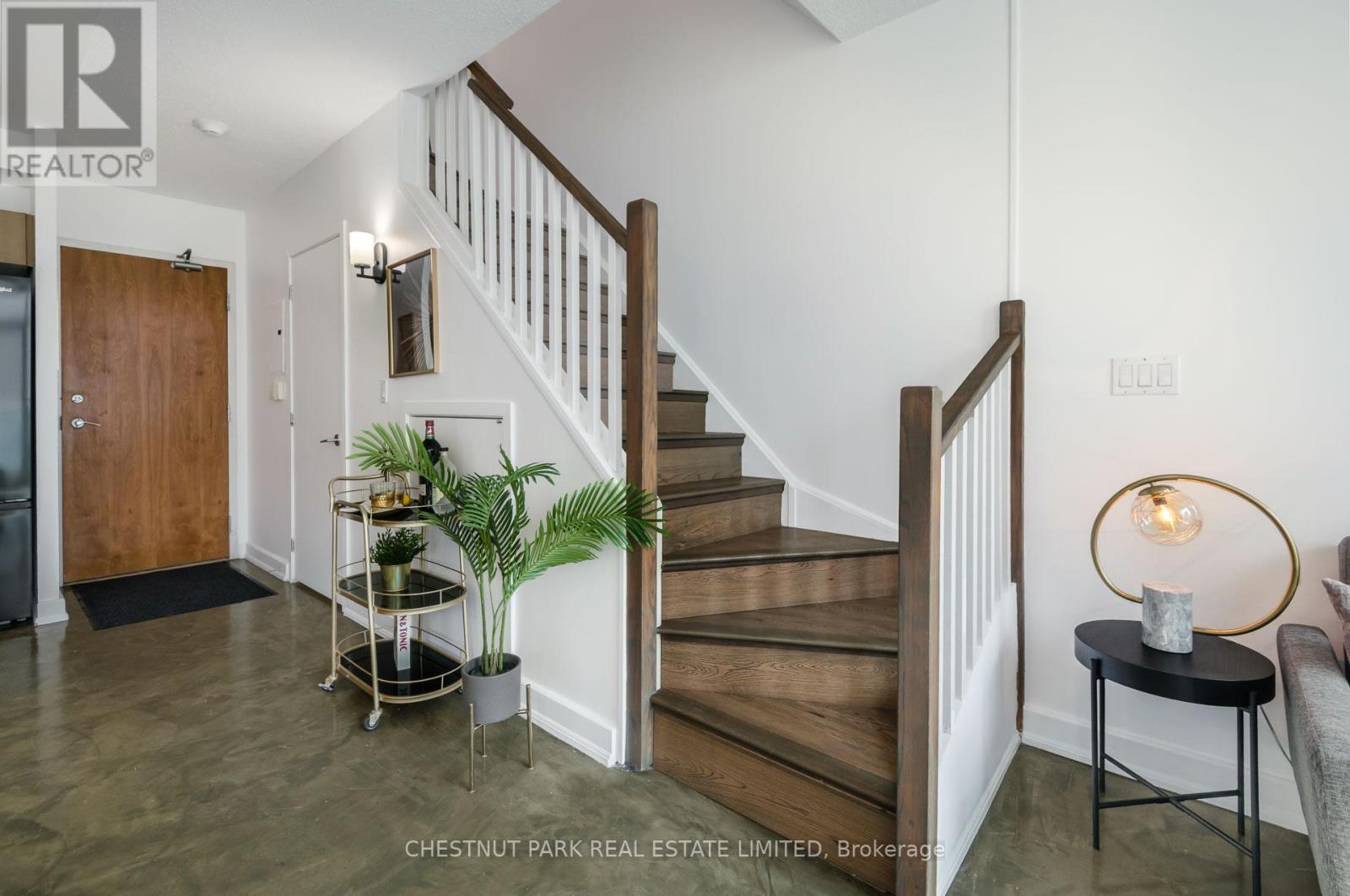 Photo 12 of 917 36 Blue Jays Way, Toronto ON