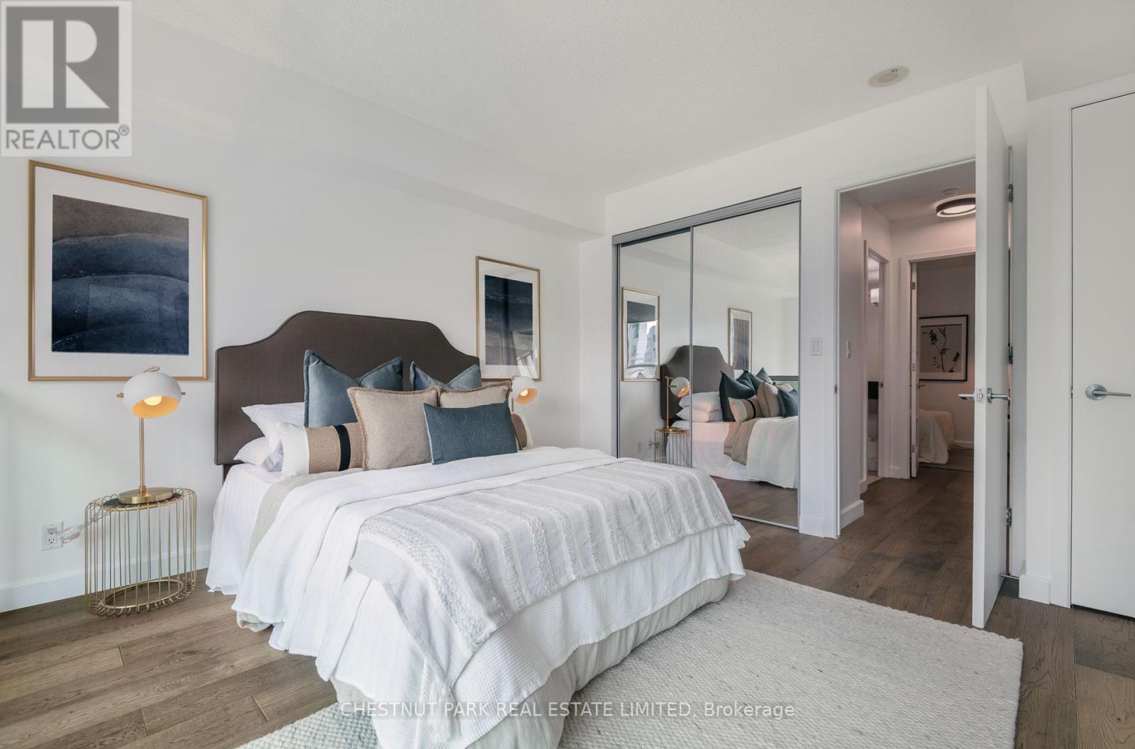 Photo 14 of 917 36 Blue Jays Way, Toronto ON