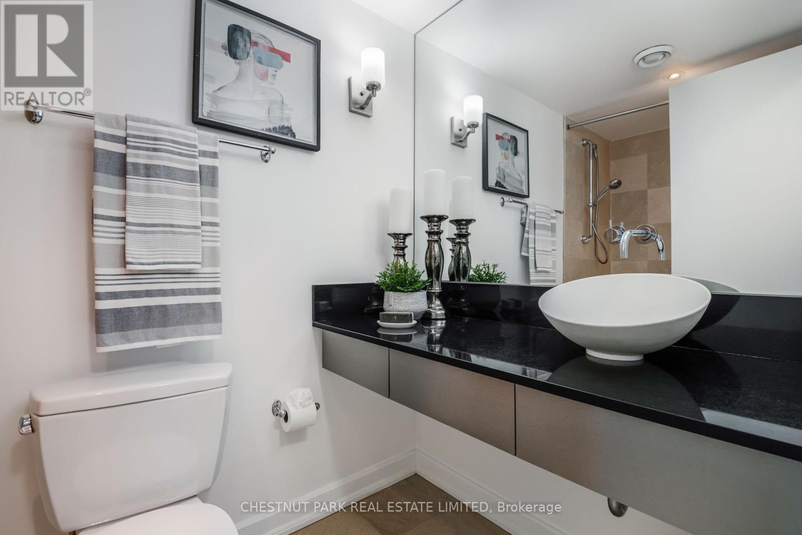 Photo 19 of 917 36 Blue Jays Way, Toronto ON