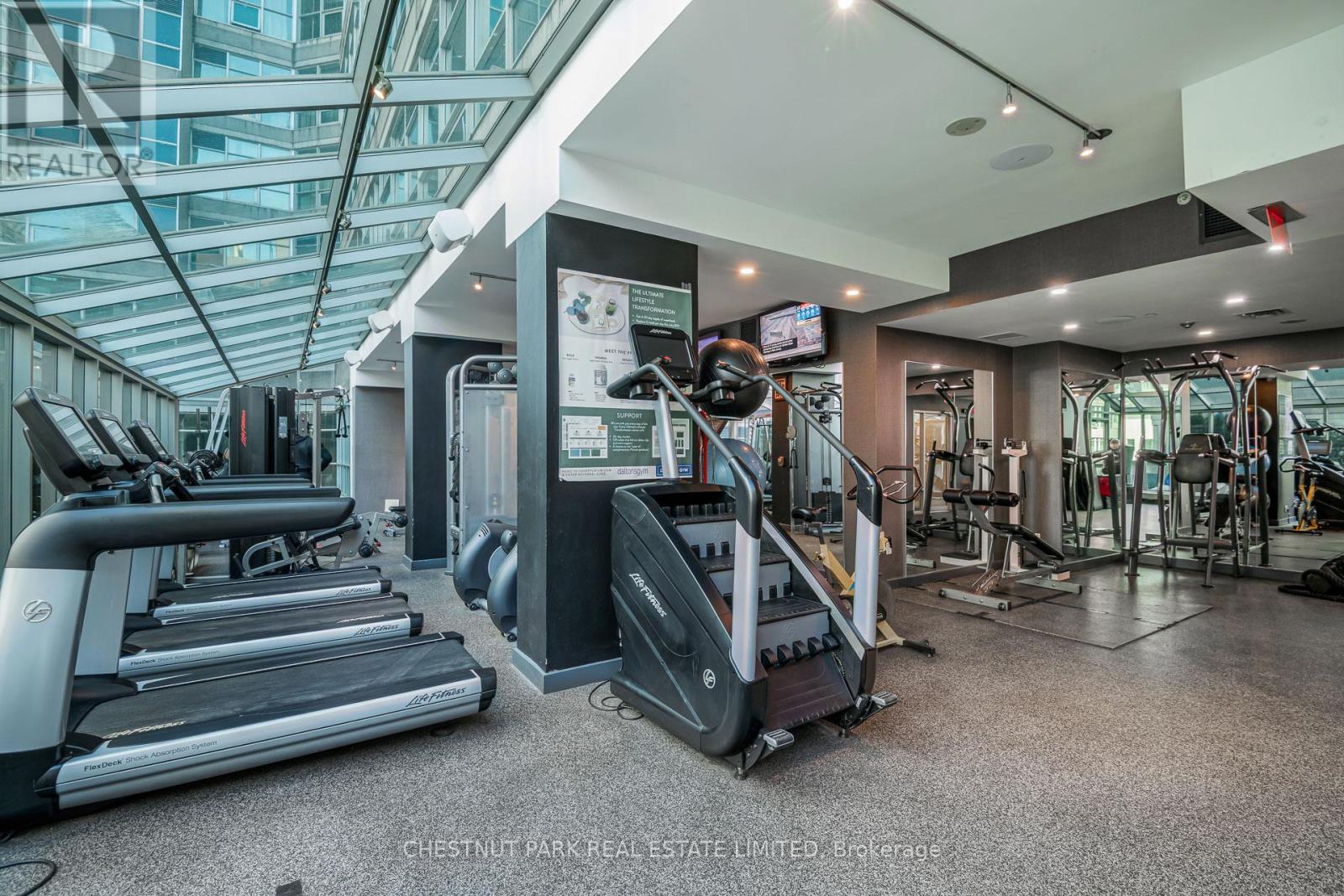 Photo 23 of 917 36 Blue Jays Way, Toronto ON