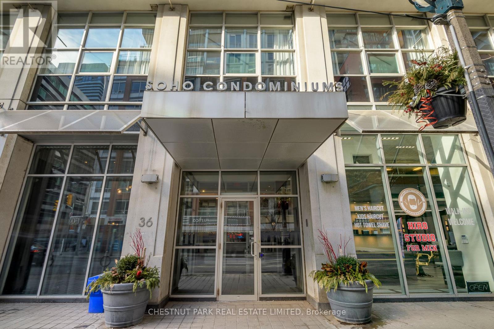Photo 26 of 917 36 Blue Jays Way, Toronto ON