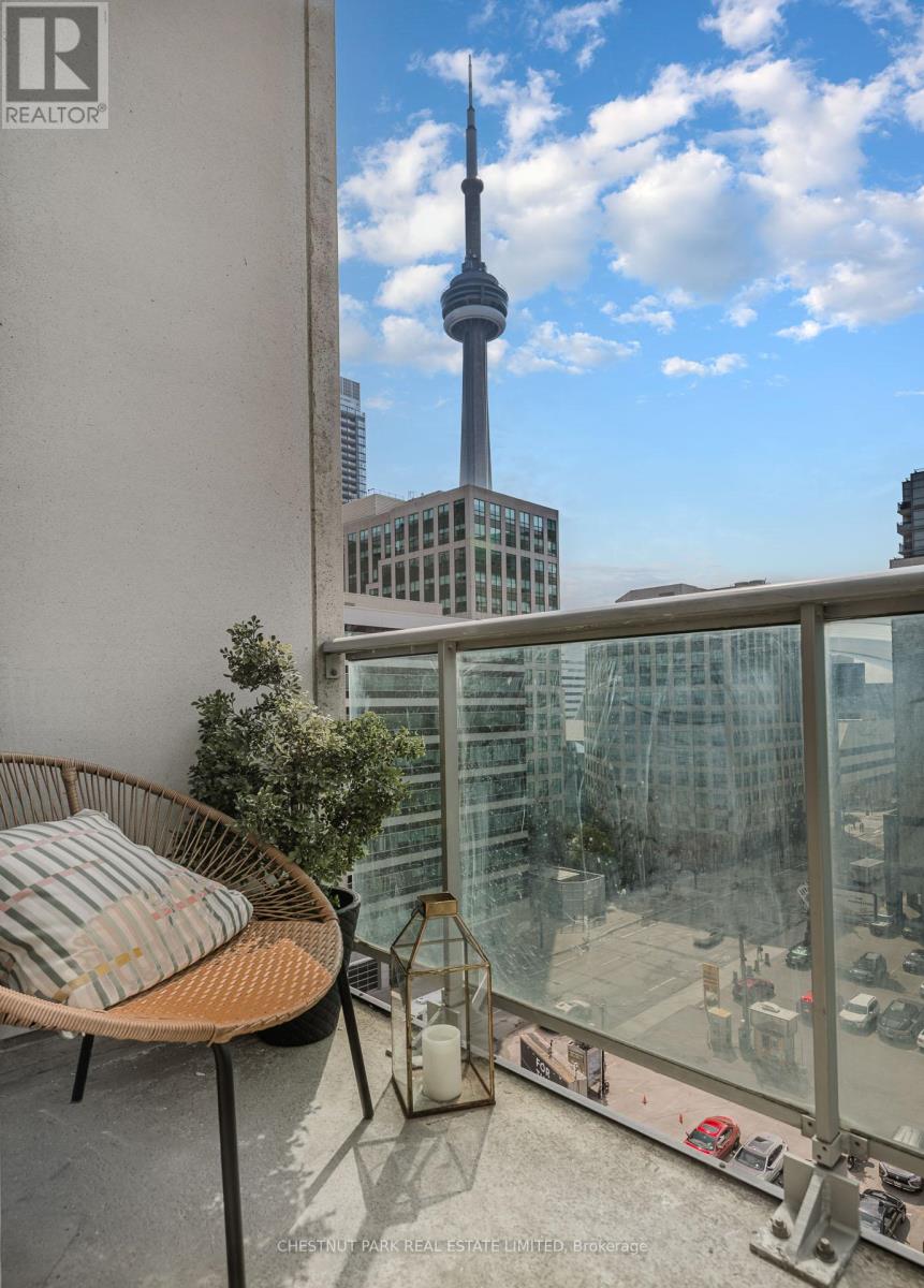 Photo 9 of 917 36 Blue Jays Way, Toronto ON