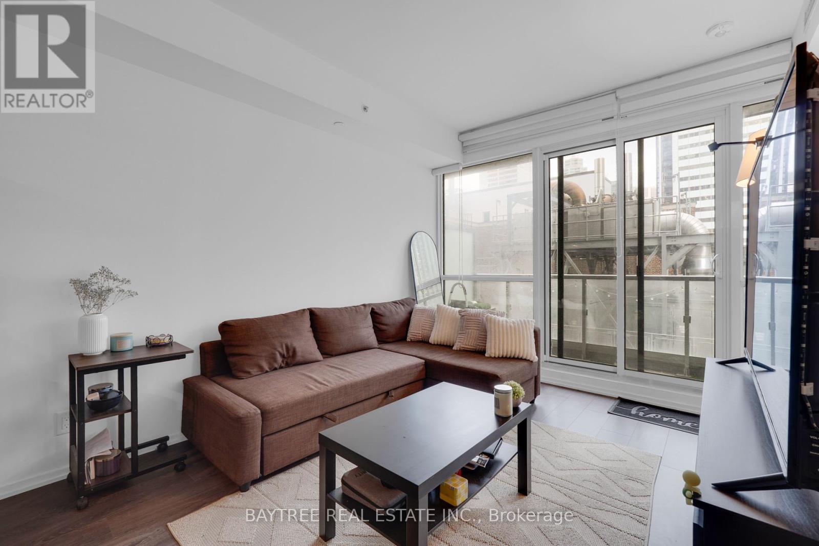 Photo 10 of 2610 70 Temperance Street, Toronto ON