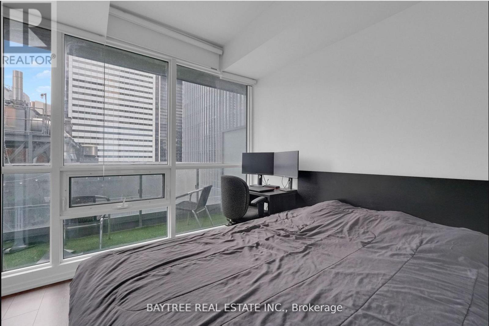 Photo 15 of 2610 70 Temperance Street, Toronto ON