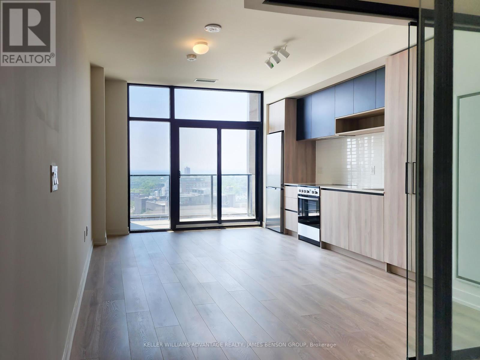 Photo 5 of 1506 181 Sterling Road, Toronto ON