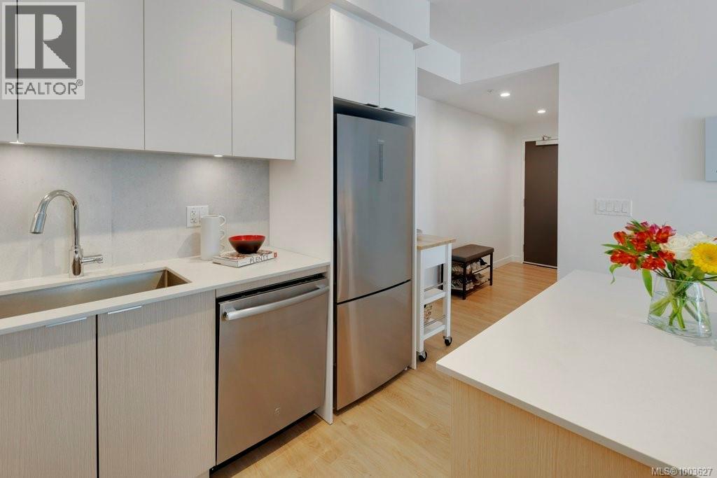 Photo 5 of 418 1115 Johnson St, Victoria BC