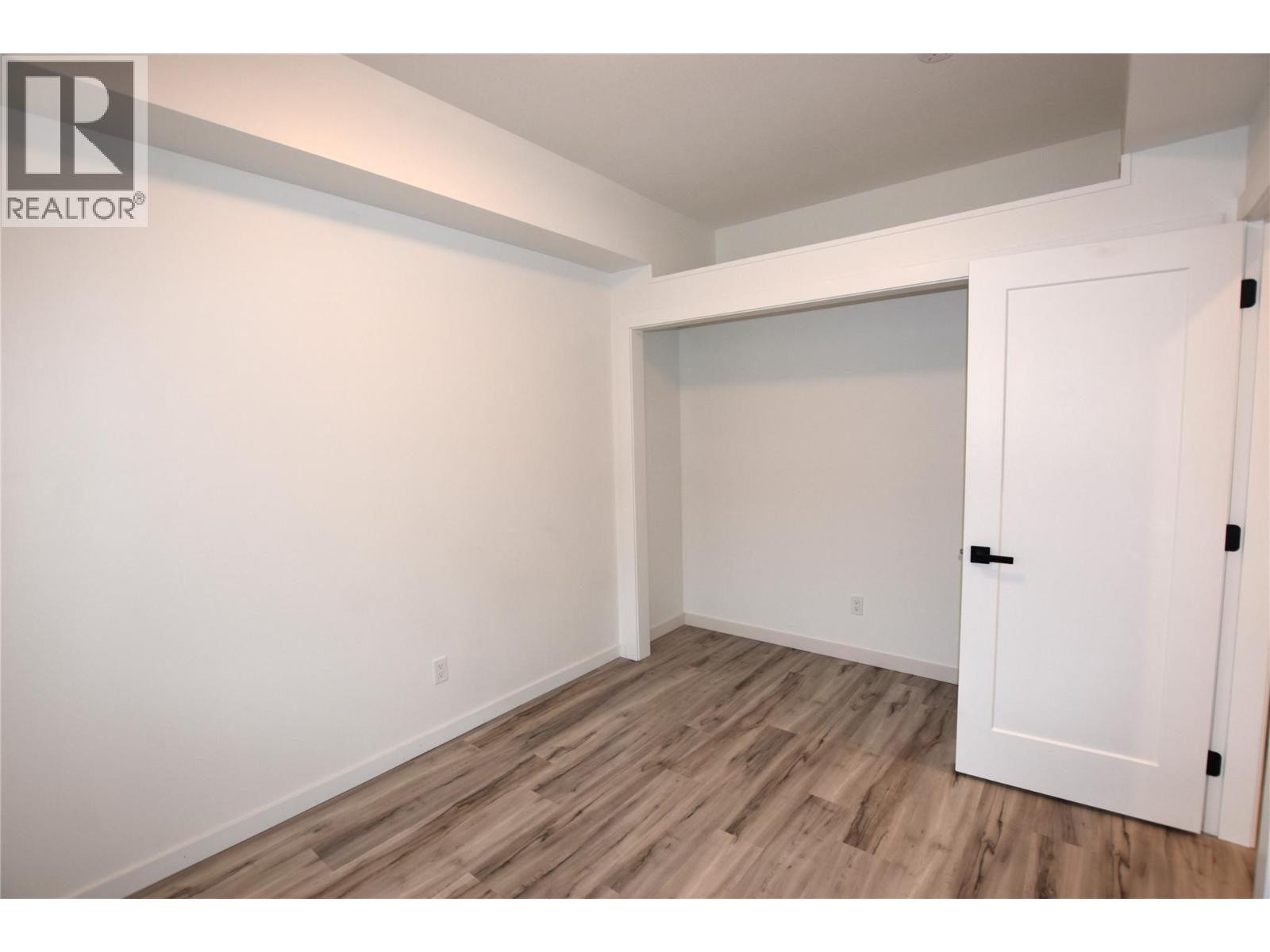  592 Nighthawk Avenue, Vernon
