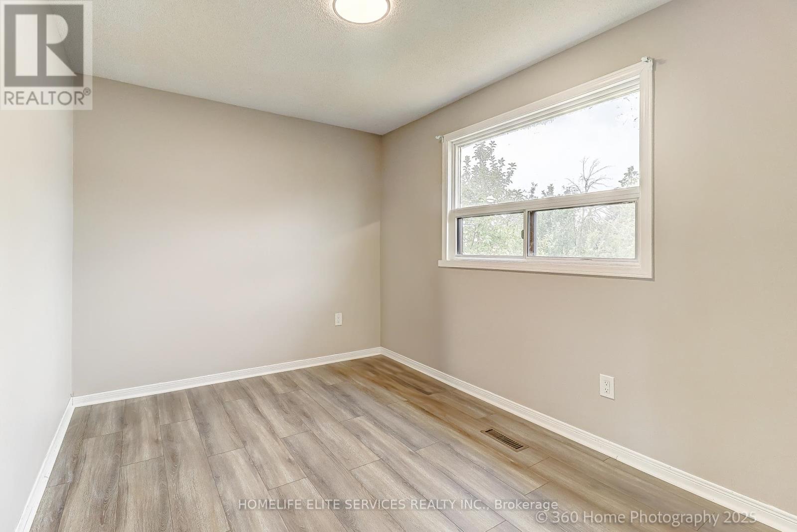 Photo 10 of 1938 Glengrove Road, Pickering ON