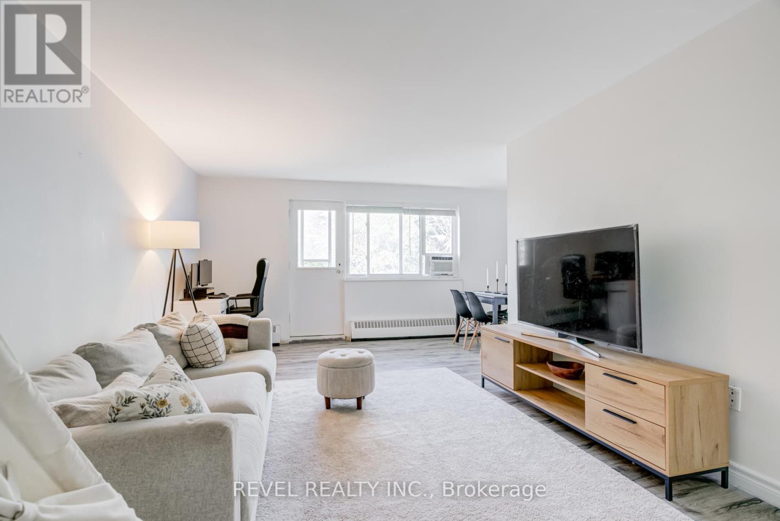 Photo 10 of 512 936 Glen Street, Oshawa ON
