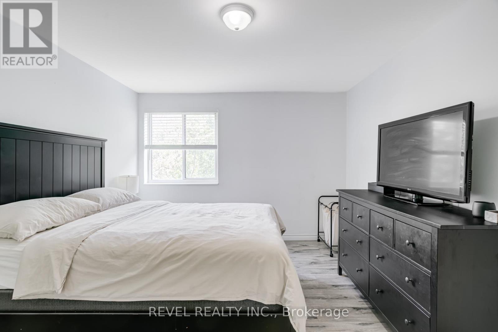 Photo 26 of 512 936 Glen Street, Oshawa ON