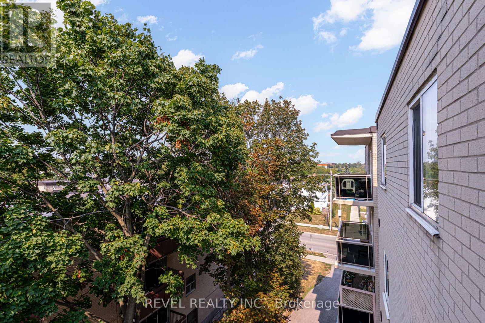 Photo 32 of 512 936 Glen Street, Oshawa ON