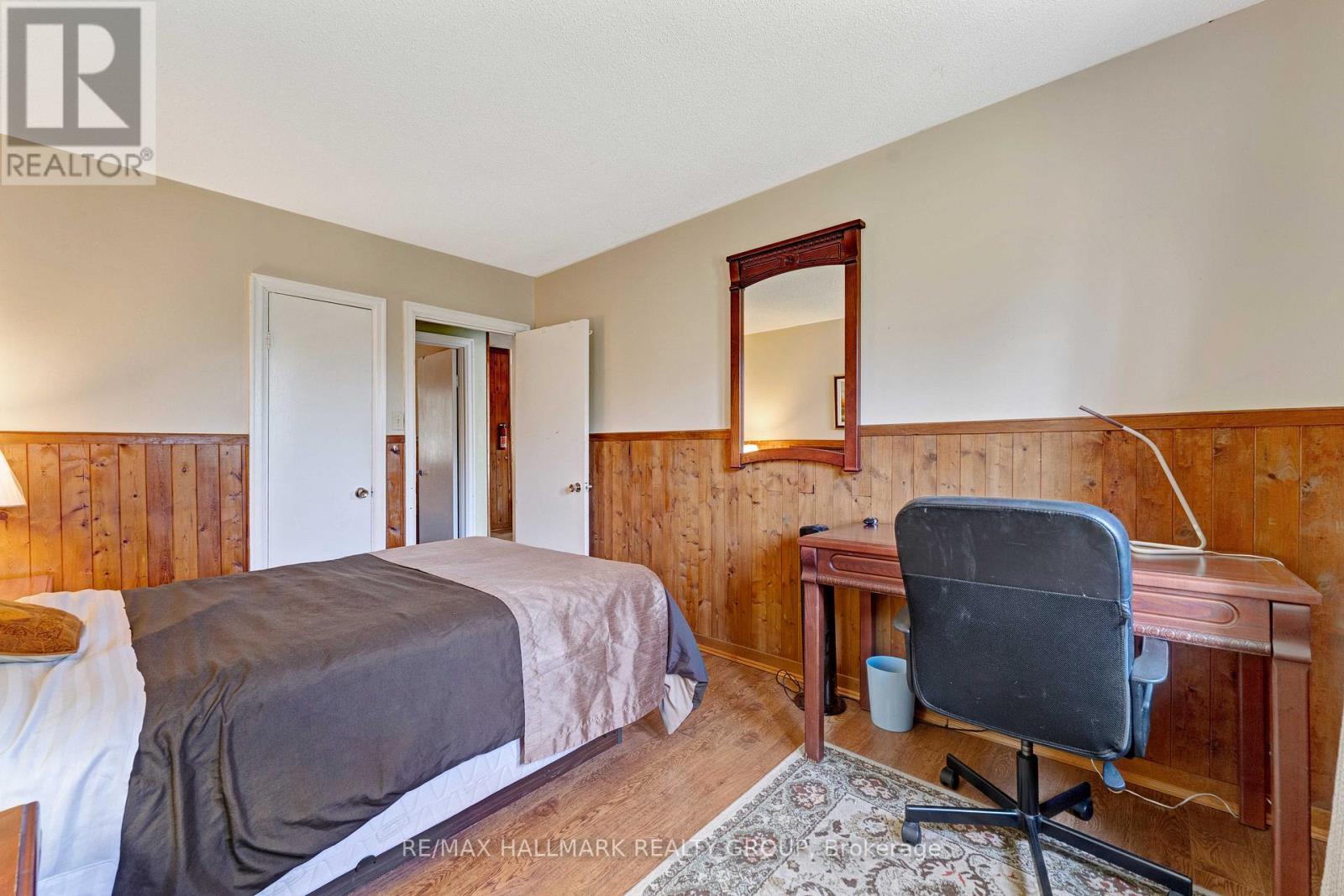 Photo 14 of 984 Miss Ottawa Street, Ottawa ON