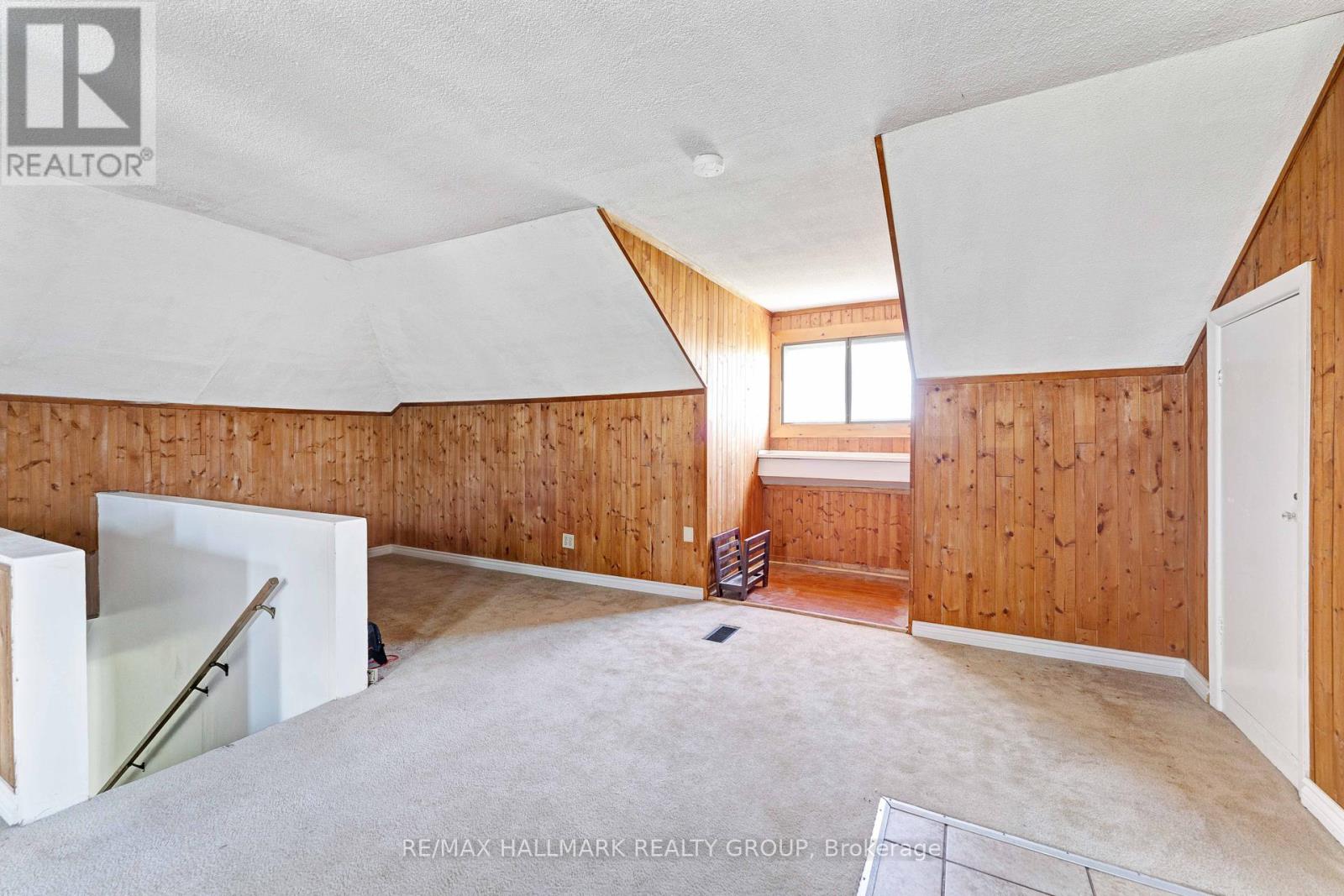 Photo 18 of 984 Miss Ottawa Street, Ottawa ON