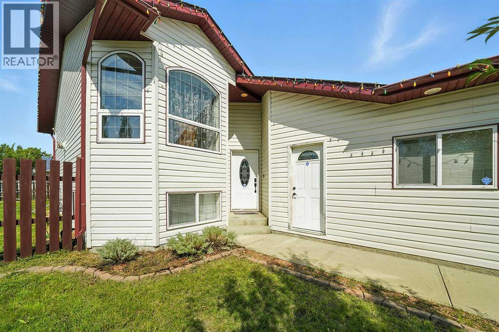 Photo 2 of 108 Herder Drive, Sylvan Lake AB