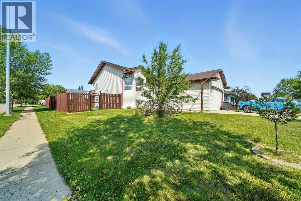 Photo 26 of 108 Herder Drive, Sylvan Lake AB