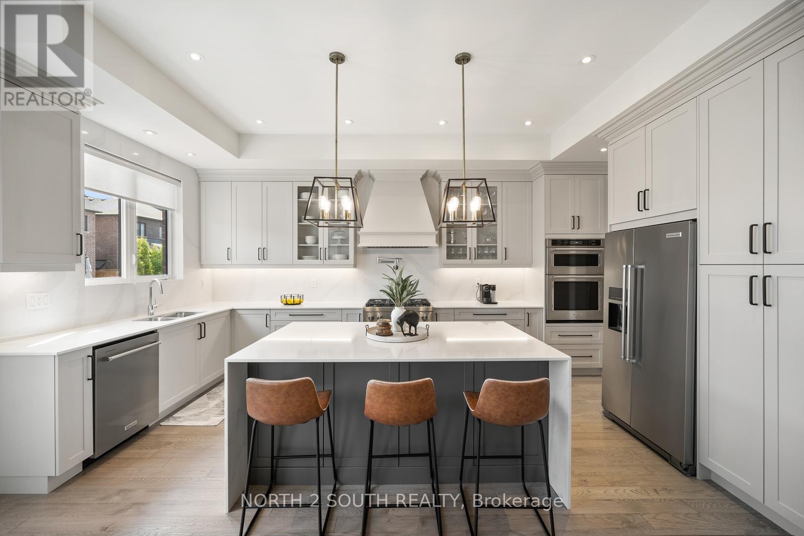 Photo 35 of 25 Pine Heights Drive, Vaughan ON