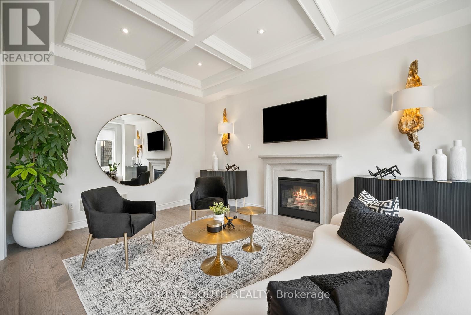 Photo 19 of 25 Pine Heights Drive, Vaughan ON