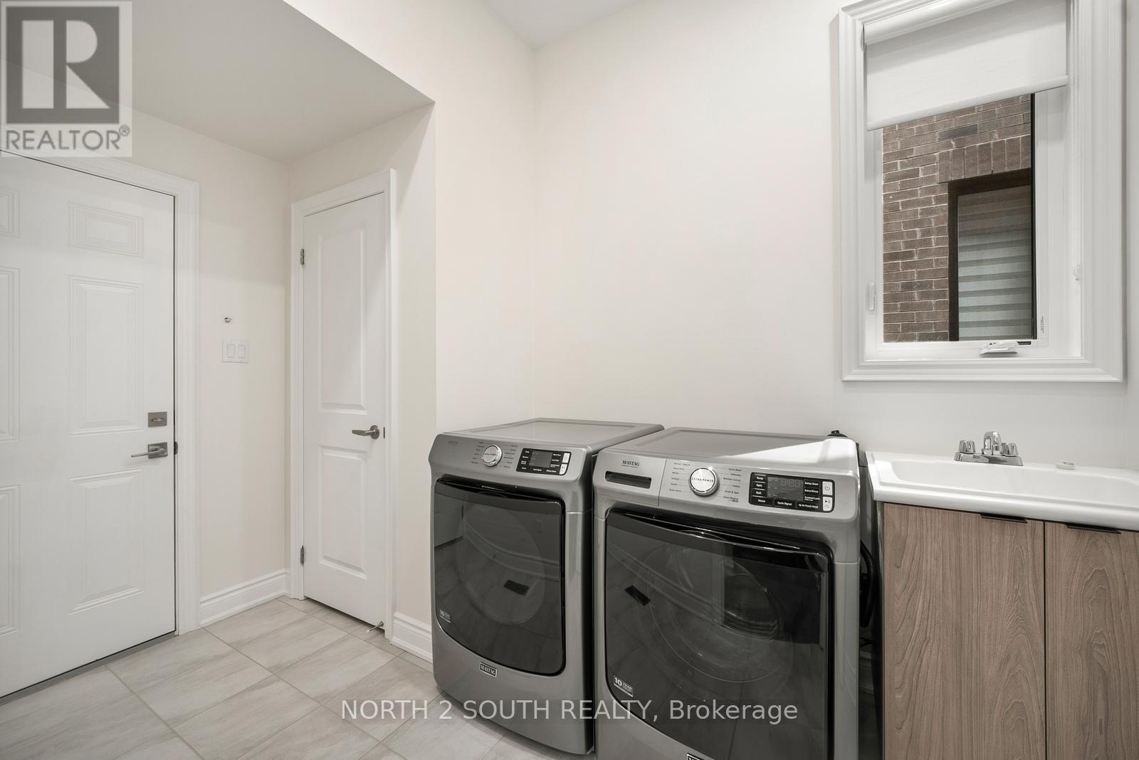 Photo 41 of 25 Pine Heights Drive, Vaughan ON