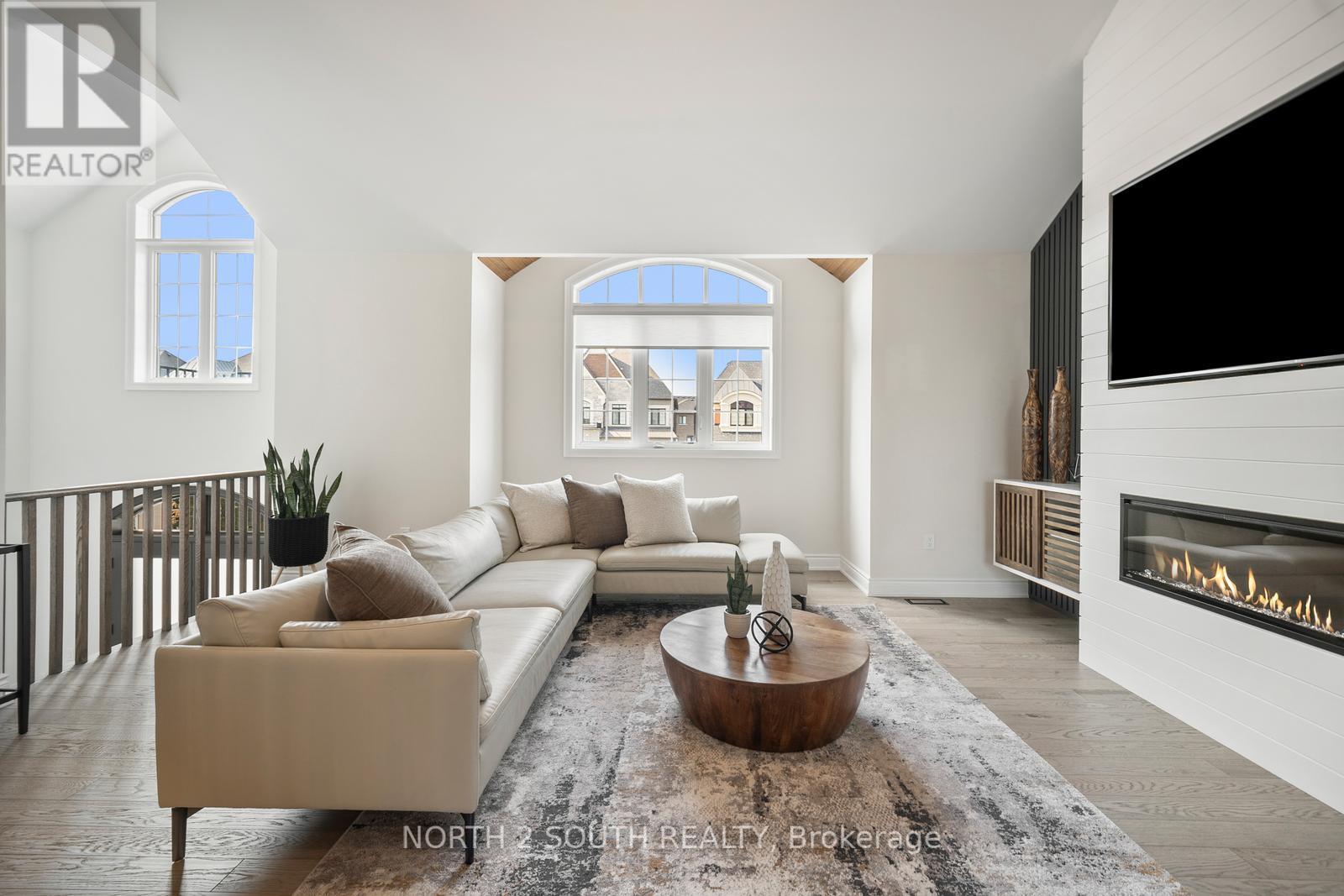 Photo 39 of 25 Pine Heights Drive, Vaughan ON