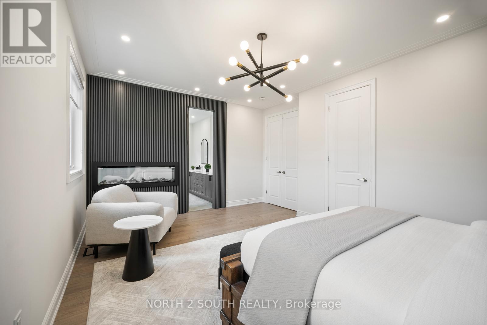 Photo 30 of 25 Pine Heights Drive, Vaughan ON