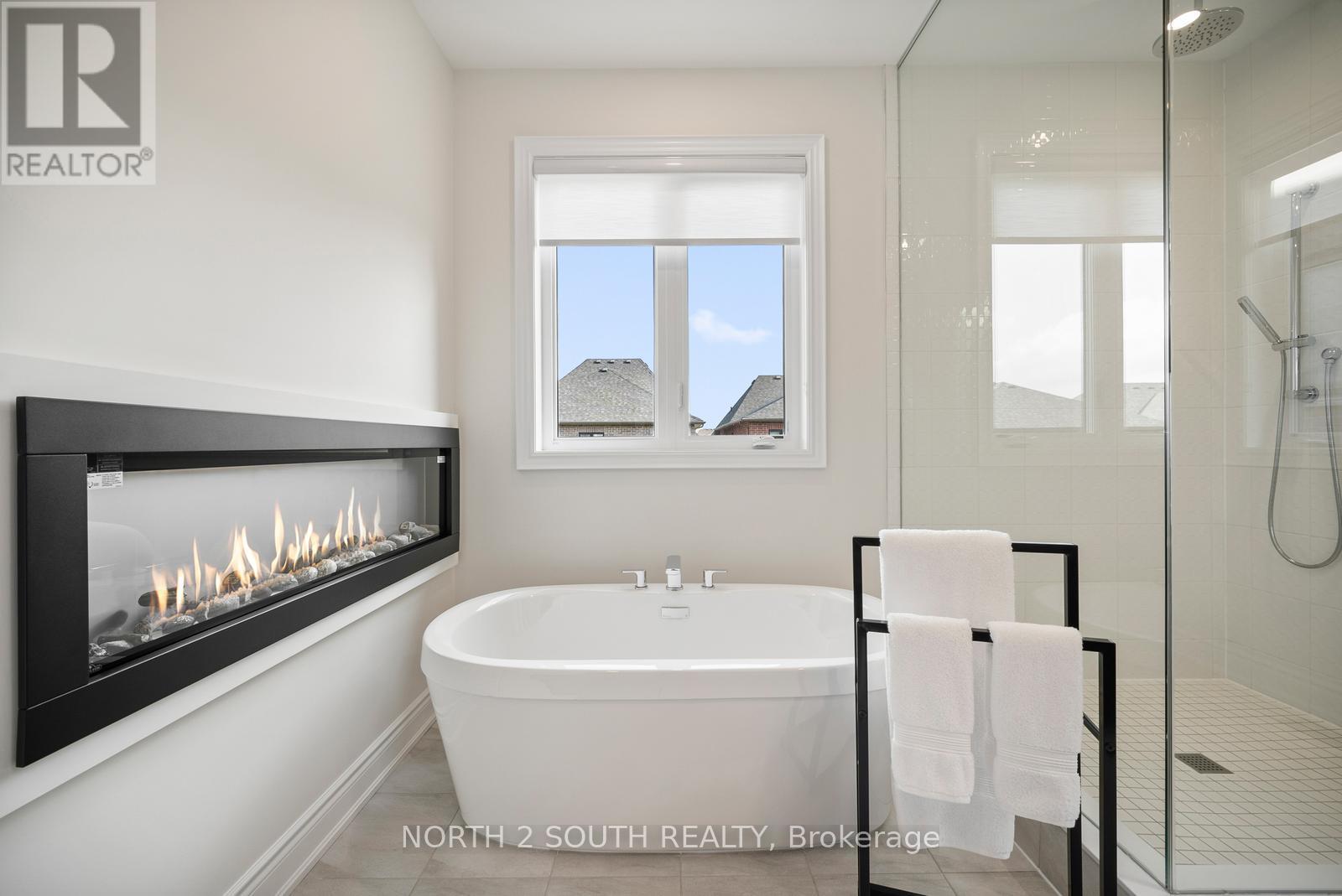 Photo 1 of 25 Pine Heights Drive, Vaughan ON
