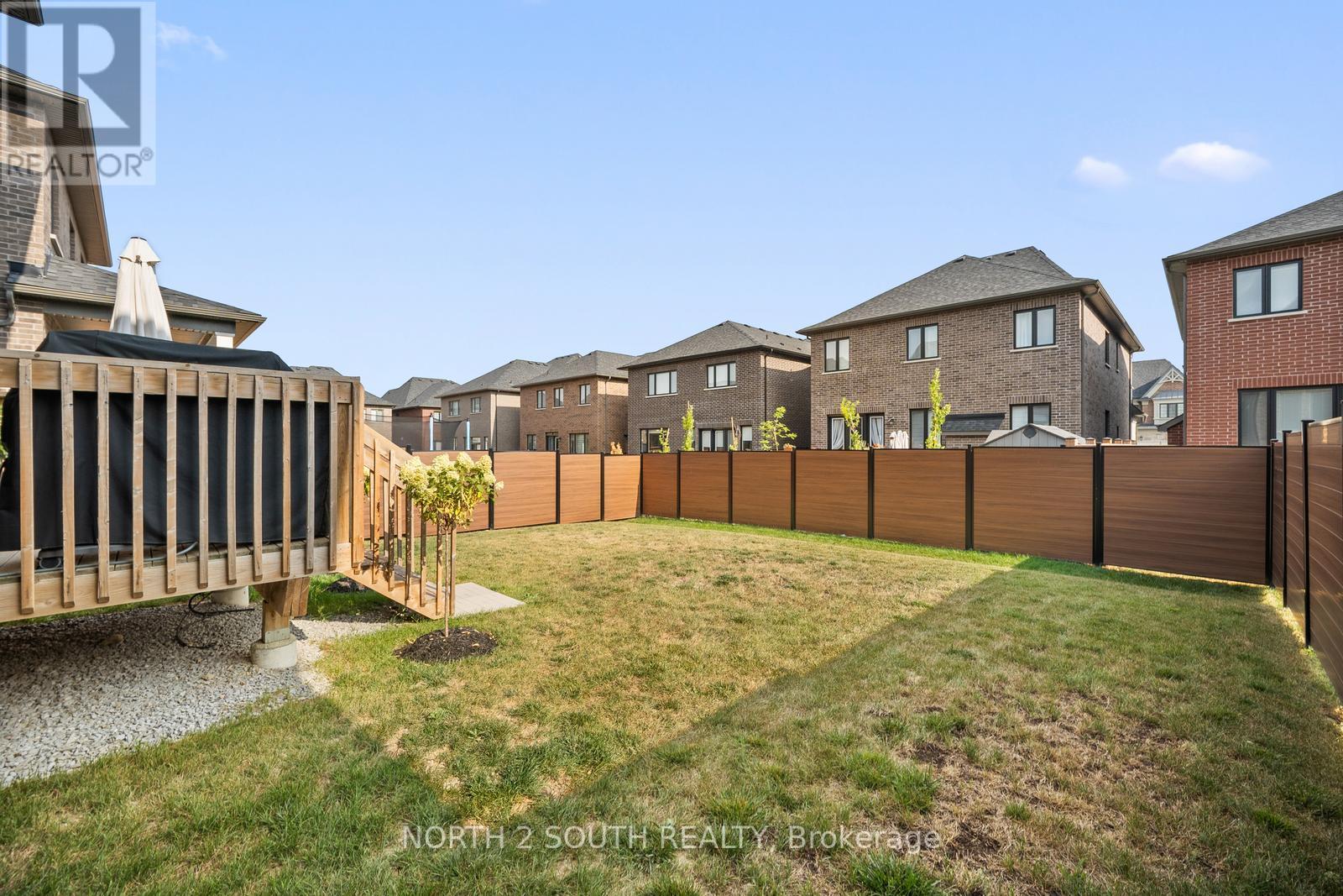 Photo 8 of 25 Pine Heights Drive, Vaughan ON