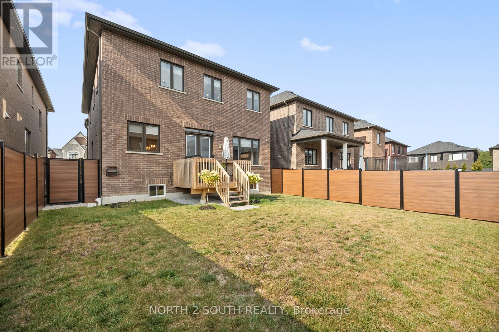 Photo 16 of 25 Pine Heights Drive, Vaughan ON