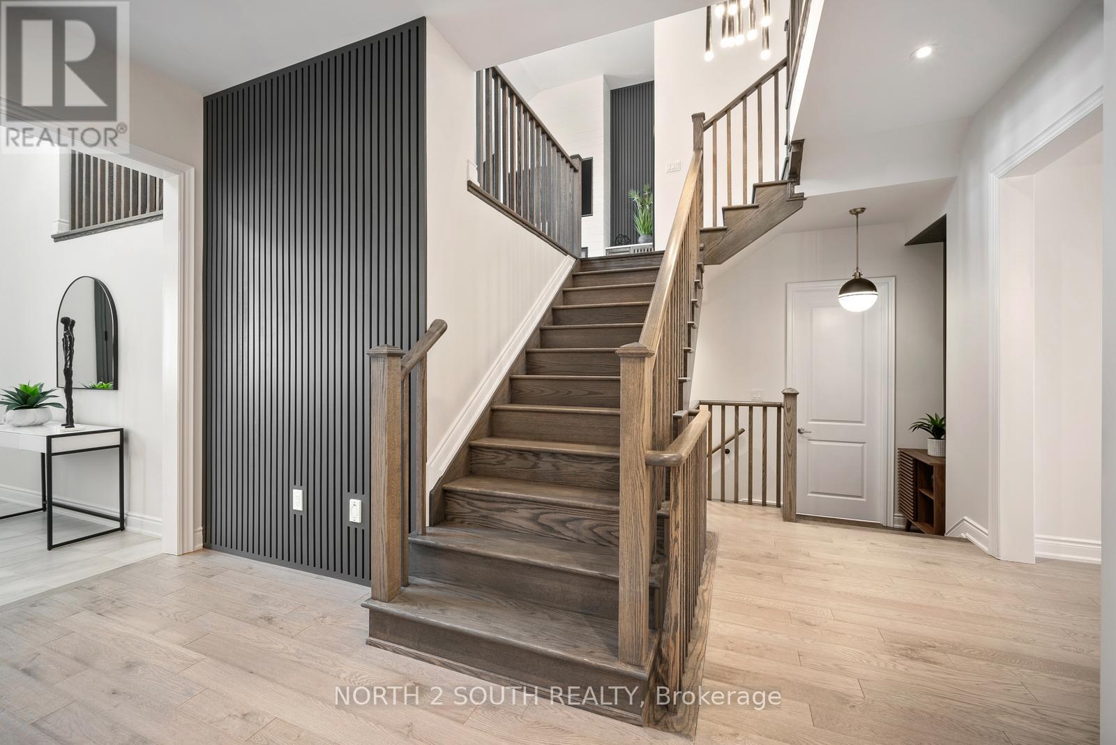 Photo 24 of 25 Pine Heights Drive, Vaughan ON