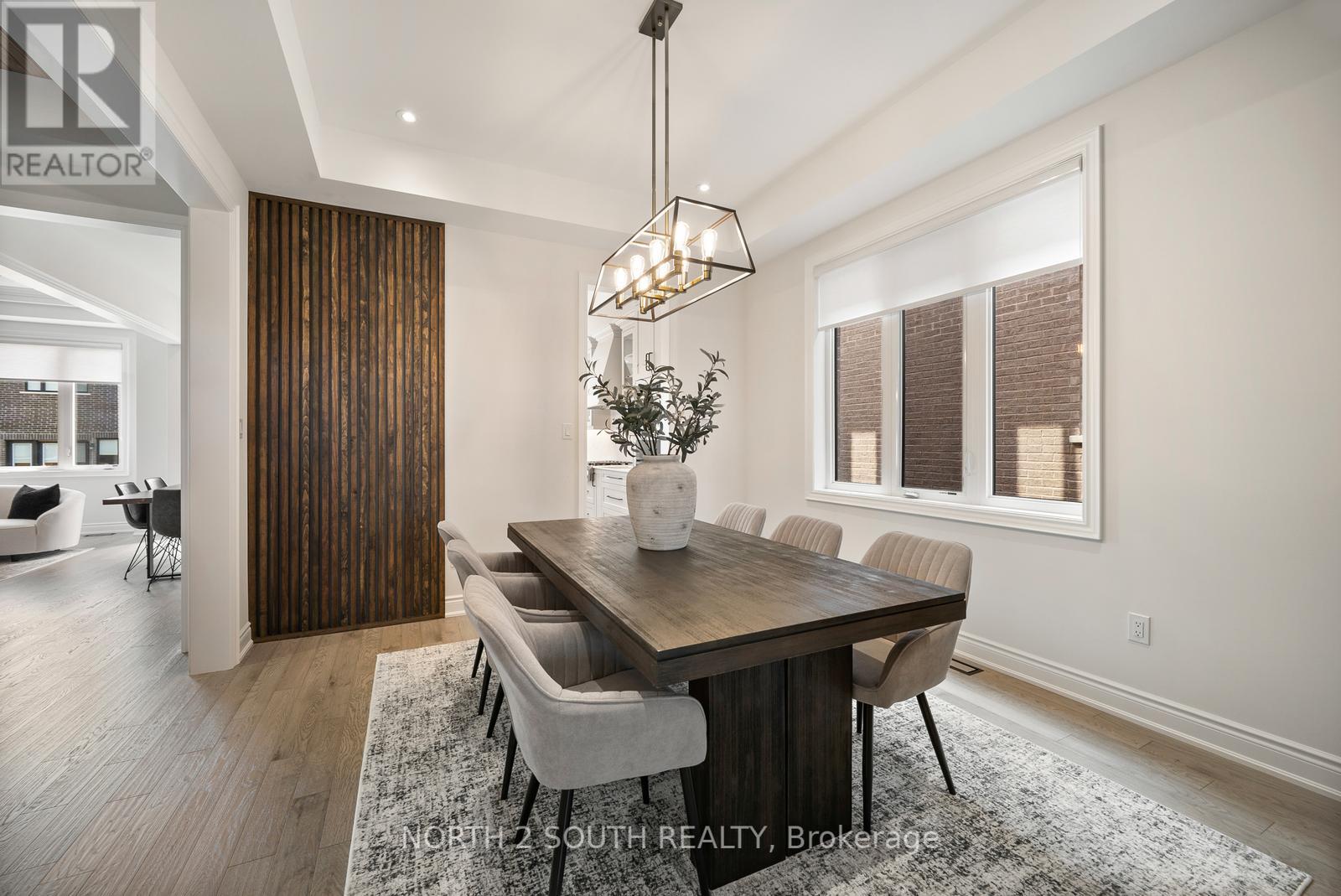 Photo 15 of 25 Pine Heights Drive, Vaughan ON
