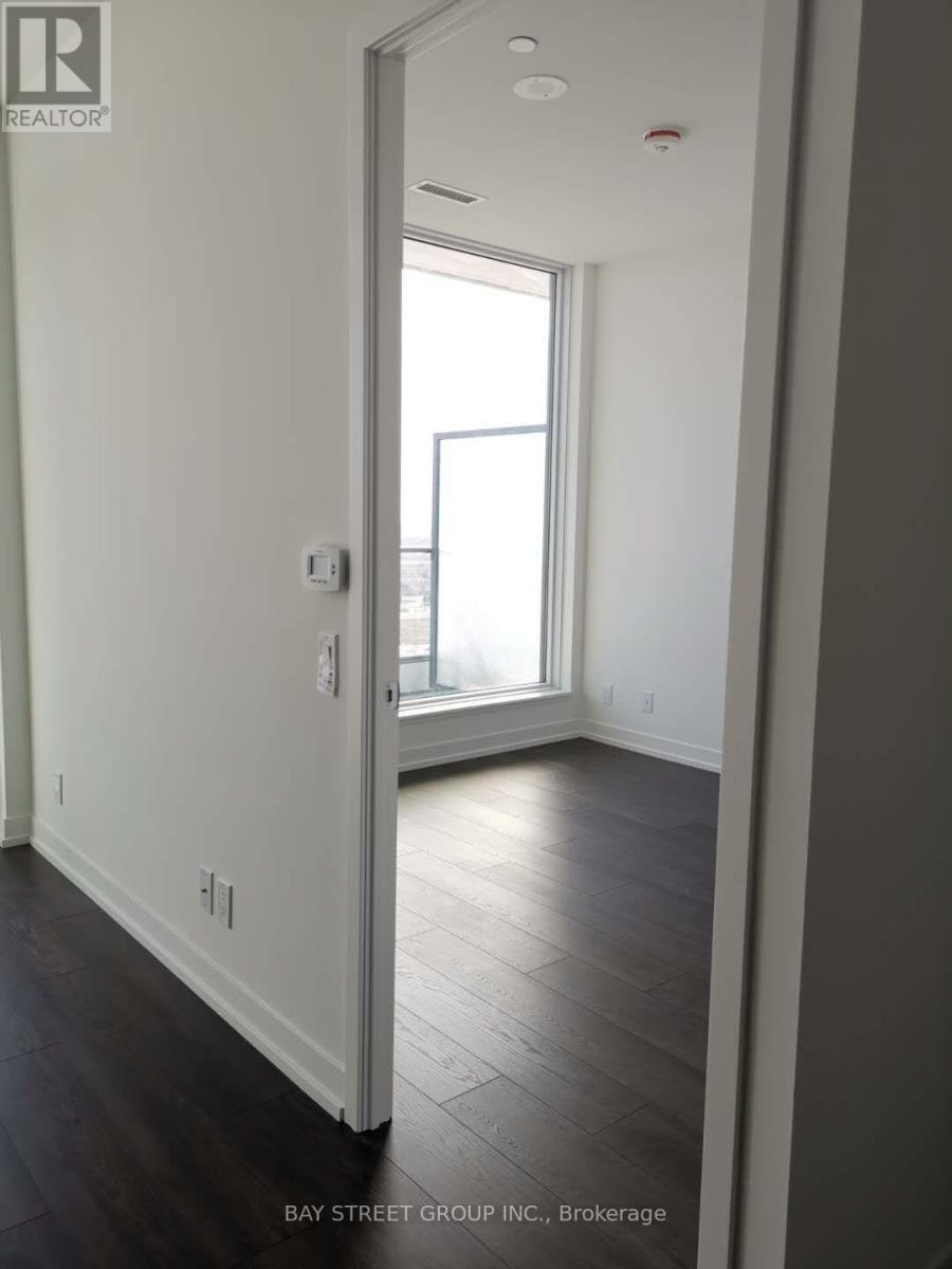 Photo 3 of 2308 5 Buttermill Avenue, Vaughan ON