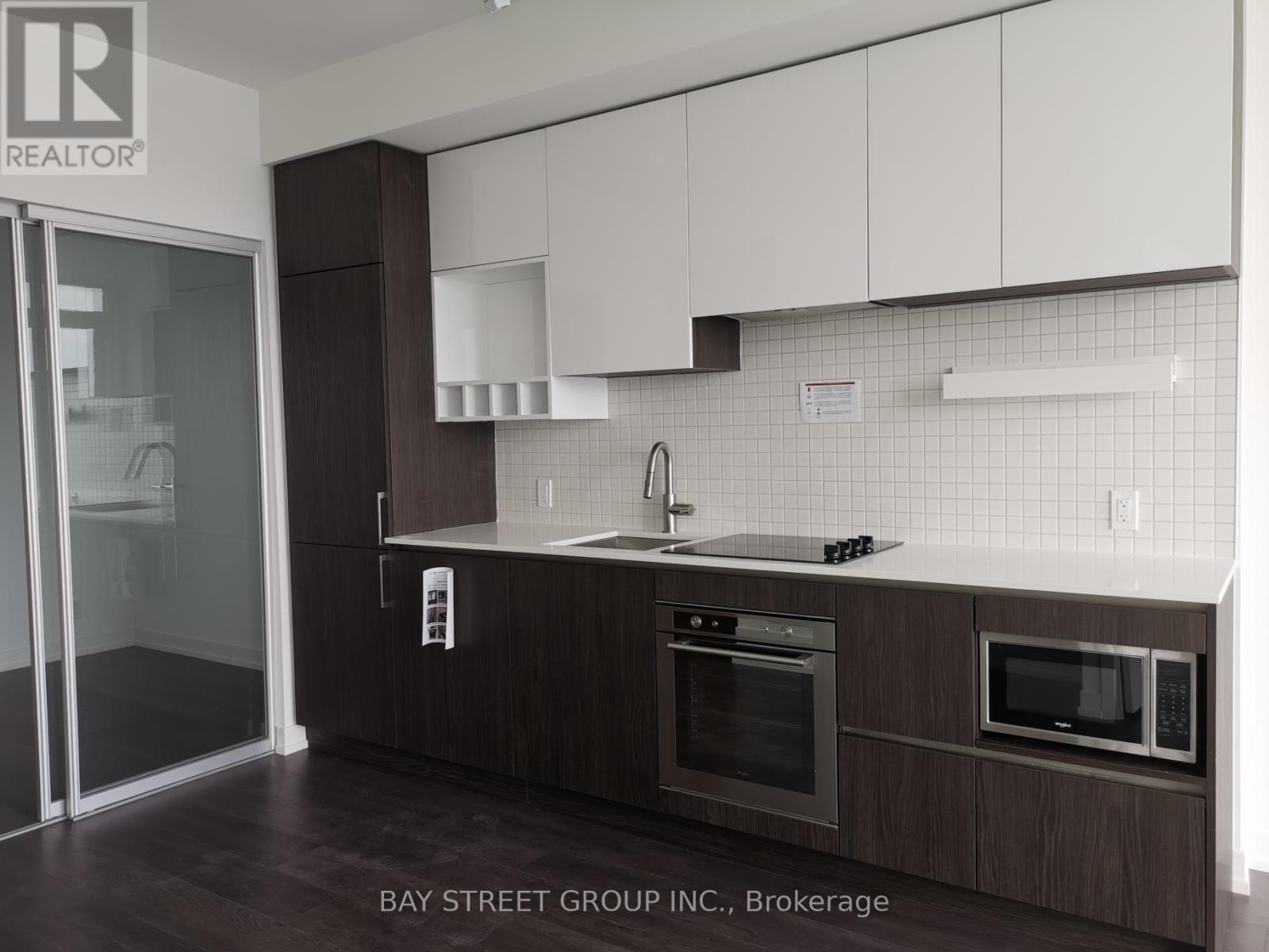 Photo 9 of 2308 5 Buttermill Avenue, Vaughan ON