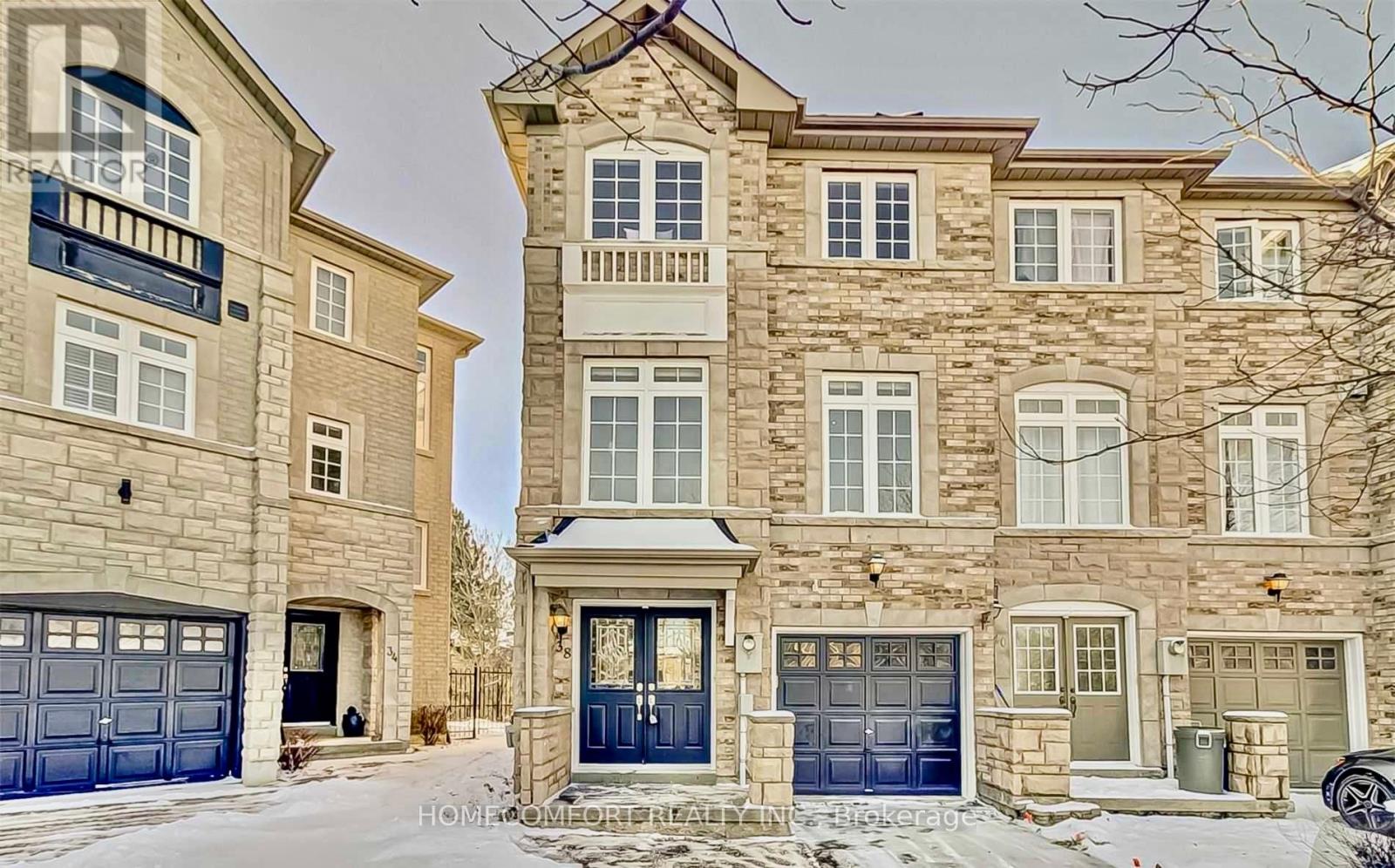 Photo 8 of 38 Burgon Place, Aurora ON