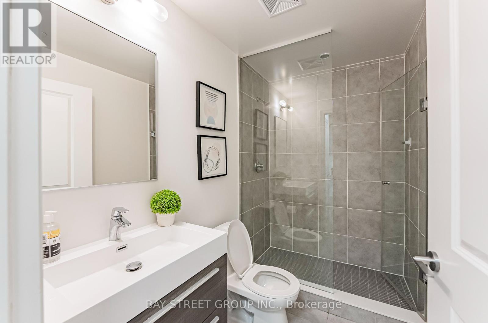 Photo 11 of 104 B 8 Rouge Valley Drive, Markham ON