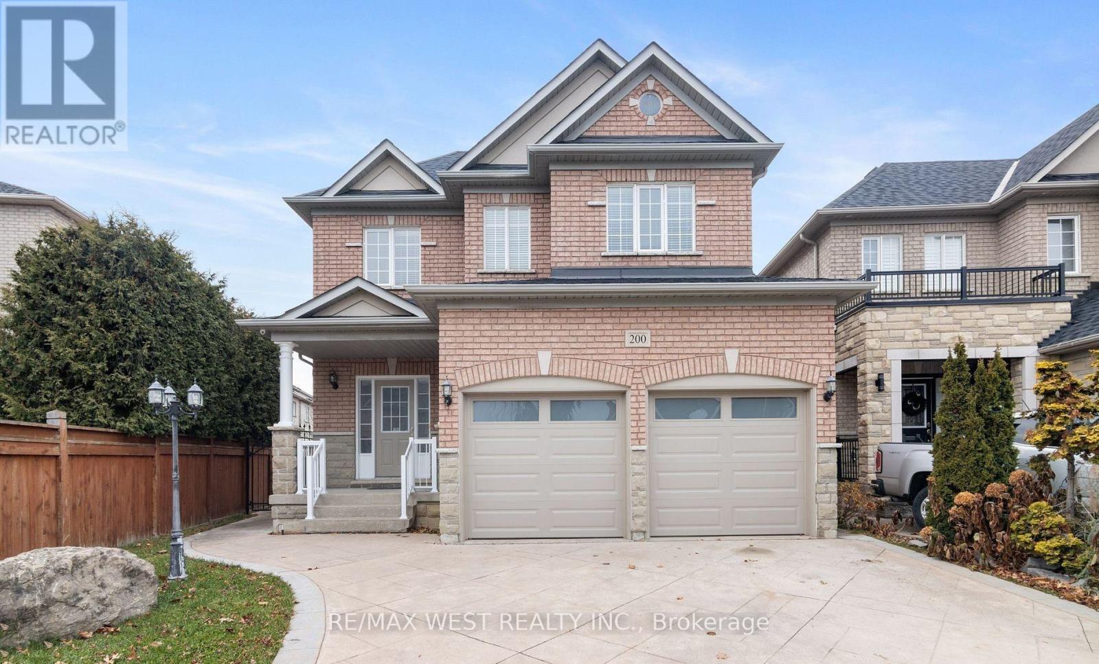Photo 1 of 200 Starling Boulevard, Vaughan ON