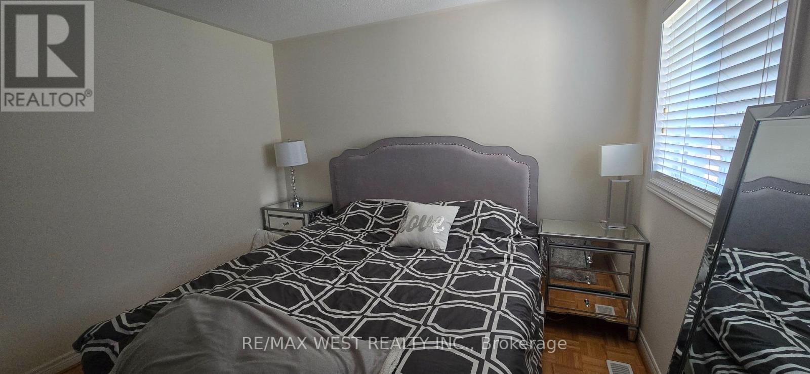 Photo 10 of 200 Starling Boulevard, Vaughan ON