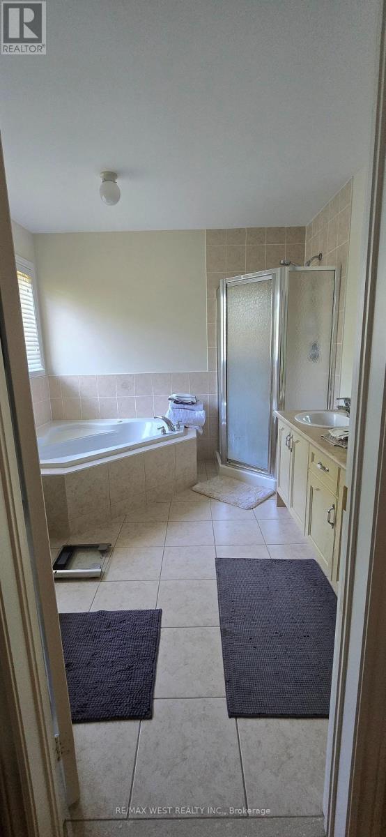 Photo 16 of 200 Starling Boulevard, Vaughan ON