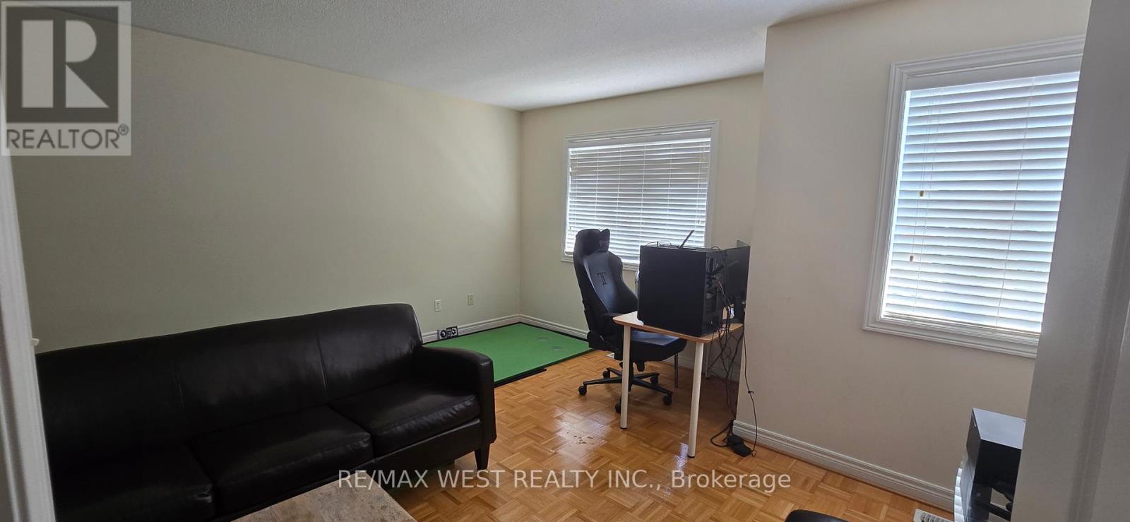 Photo 8 of 200 Starling Boulevard, Vaughan ON