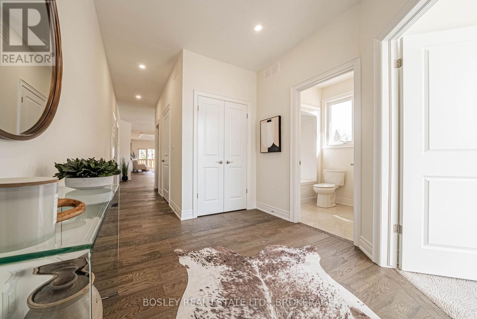 Photo 2 of 510 Royal Ridge Drive, Fort Erie ON