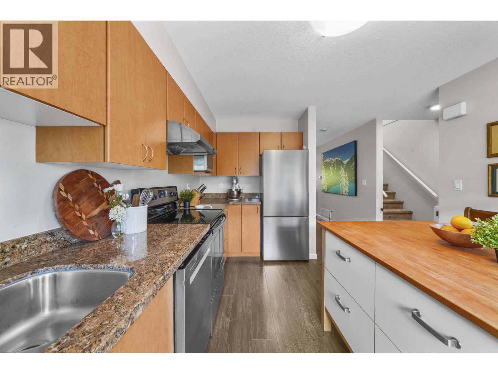 Photo 4 of 7 1268 Riverside Drive, Port Coquitlam BC
