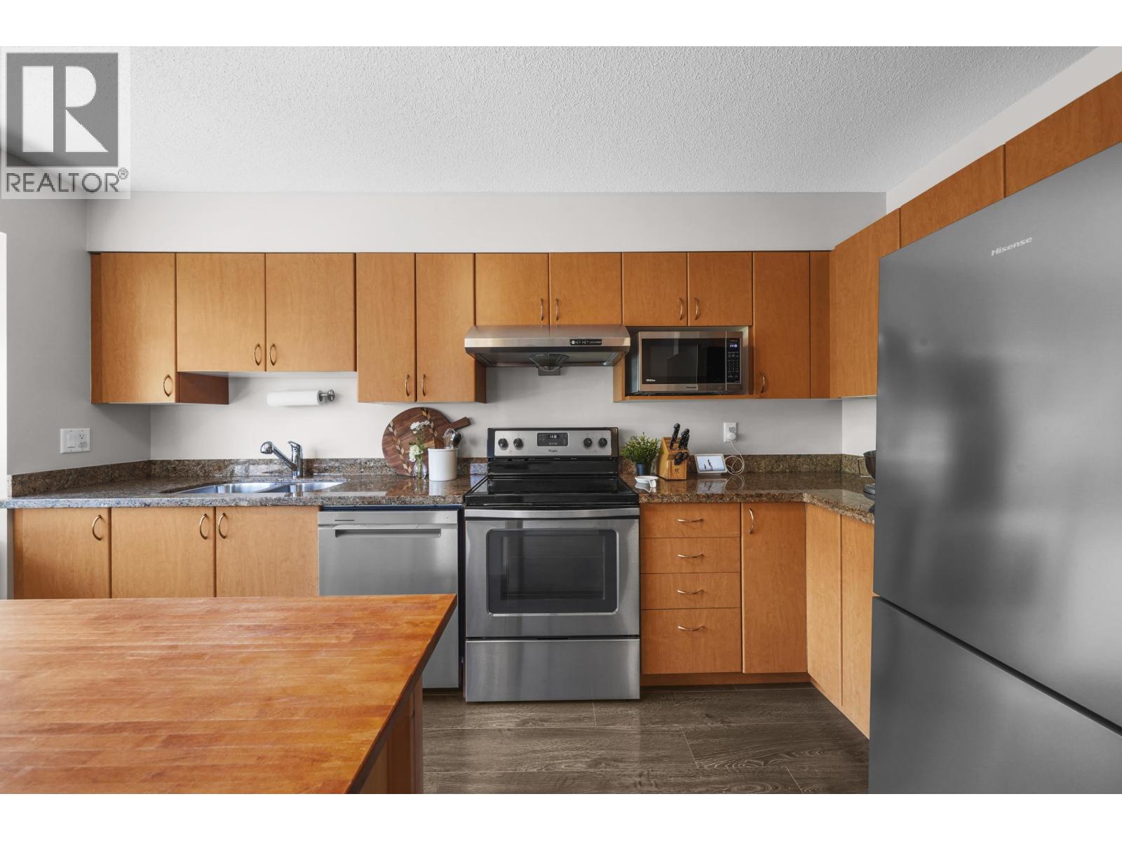 Photo 6 of 7 1268 Riverside Drive, Port Coquitlam BC