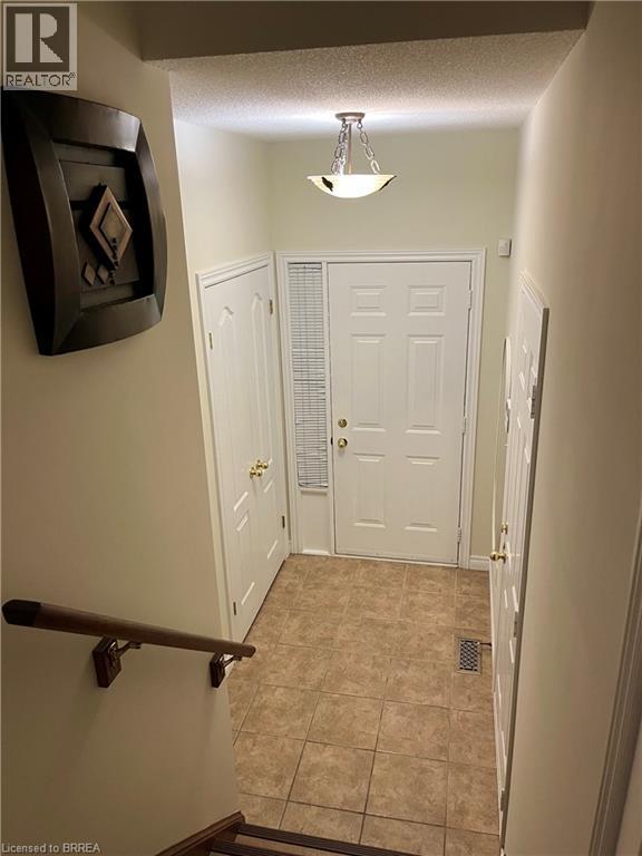 Photo 11 of 232 Stonehenge Drive Unit 20, Hamilton ON