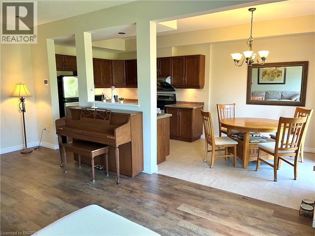 Photo 19 of 232 Stonehenge Drive Unit 20, Hamilton ON
