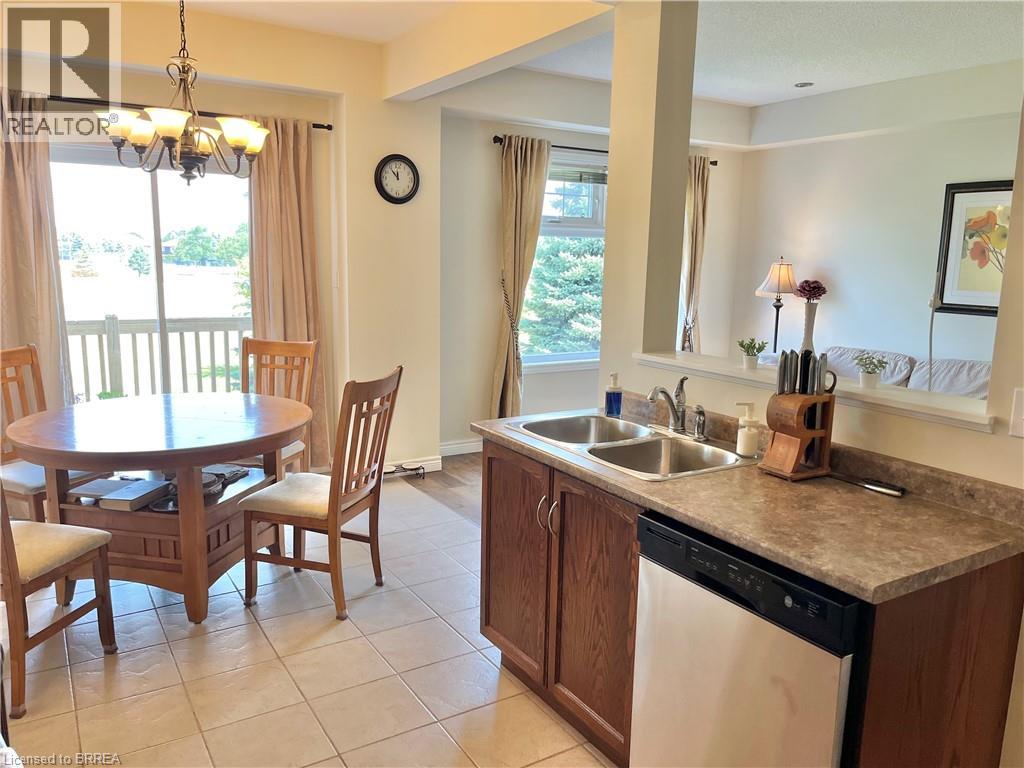Photo 2 of 232 Stonehenge Drive Unit 20, Hamilton ON