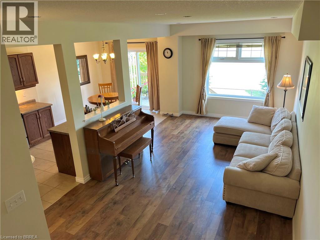 Photo 23 of 232 Stonehenge Drive Unit 20, Hamilton ON