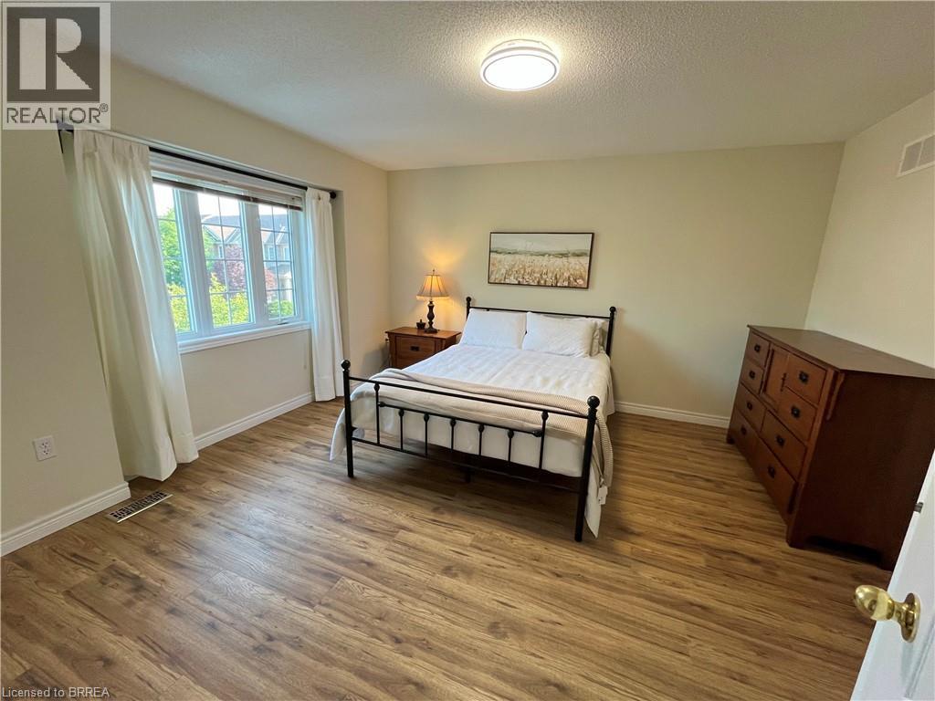 Photo 16 of 232 Stonehenge Drive Unit 20, Hamilton ON