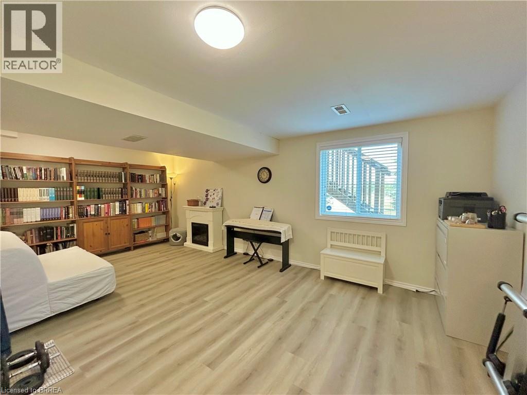 Photo 26 of 232 Stonehenge Drive Unit 20, Hamilton ON