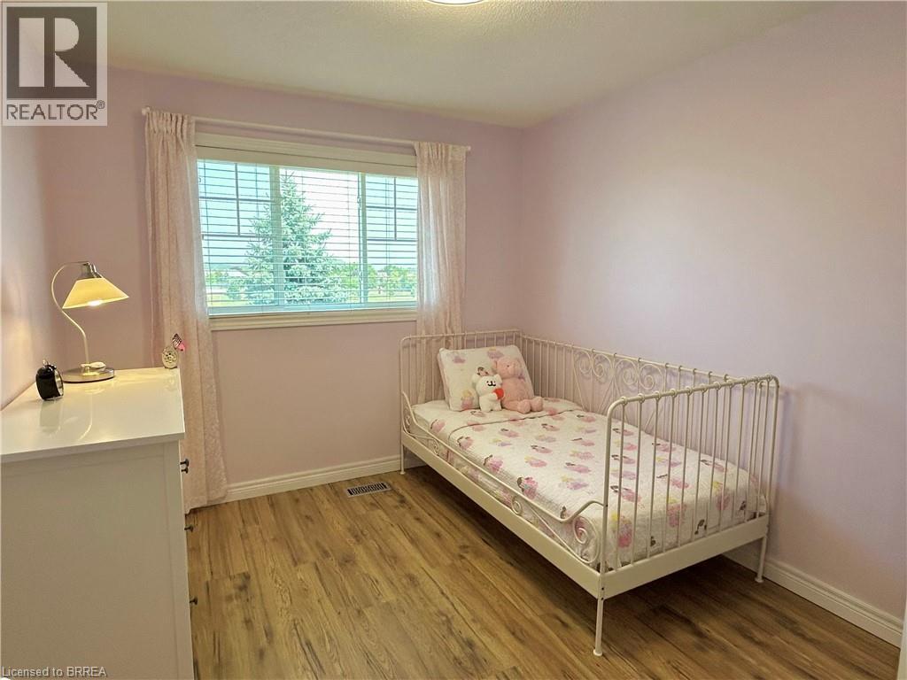 Photo 15 of 232 Stonehenge Drive Unit 20, Hamilton ON