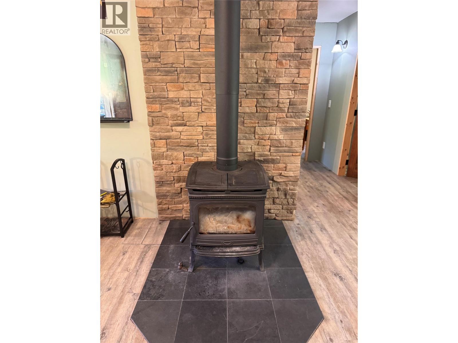 2160 3 Highway, Christina Lake