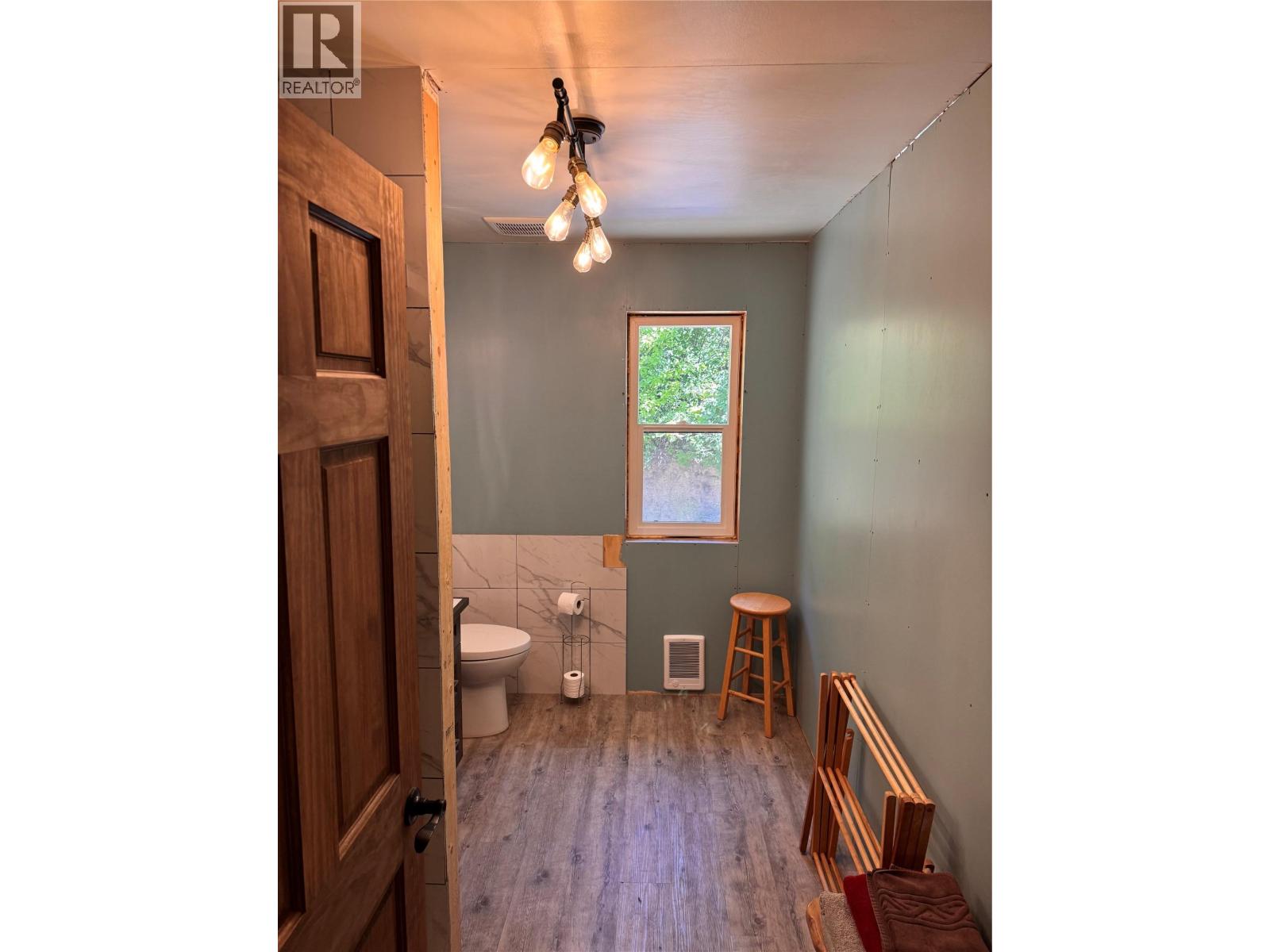 2160 3 Highway, Christina Lake